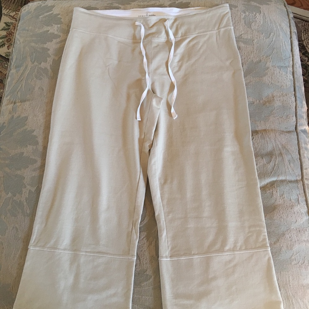 Neon Buddah Capri Pants L